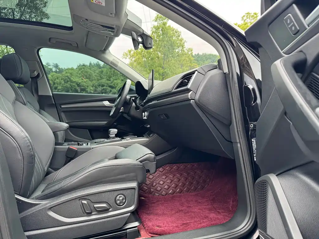 Audi Q5L 2023 — фото 16