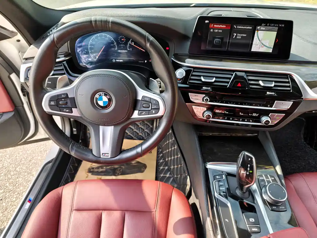 BMW 5 Series 2020 — фото 8