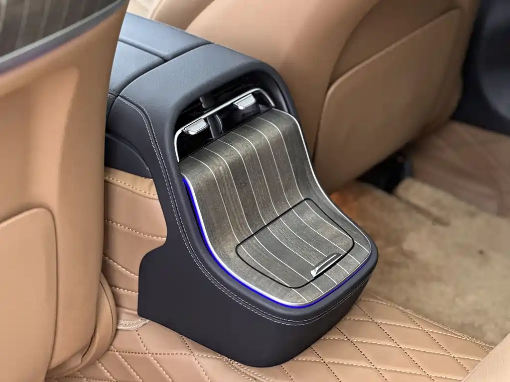 Mercedes-Benz E-Class 2025 — фото 14
