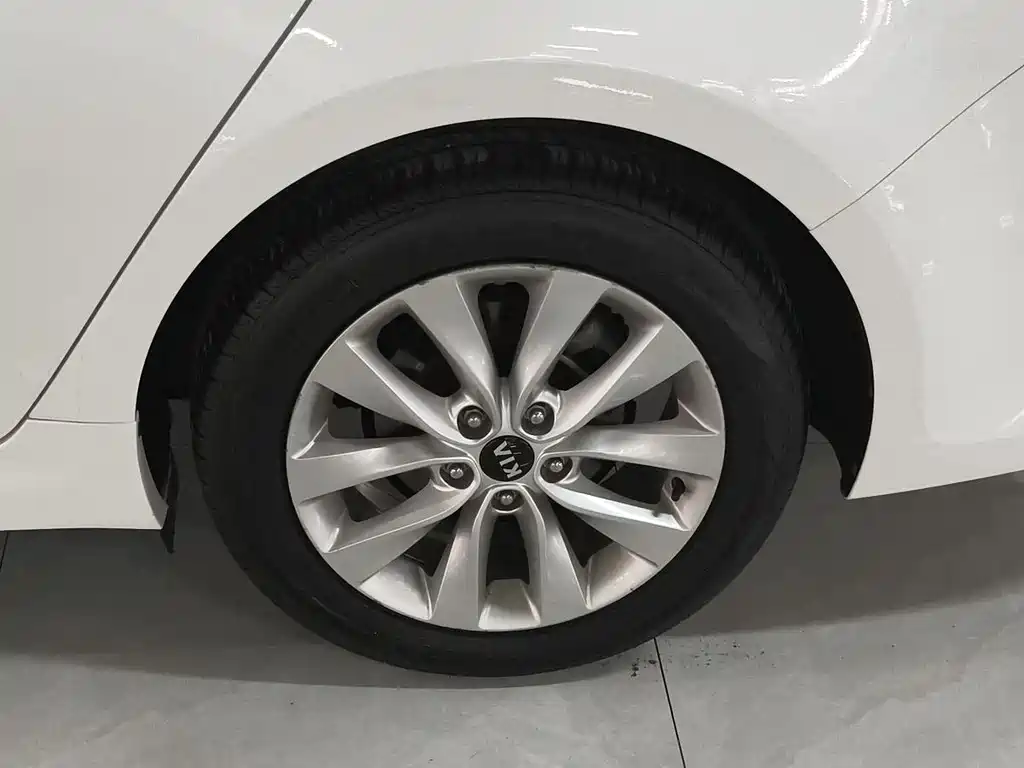 Kia K5 2015 — фото 18