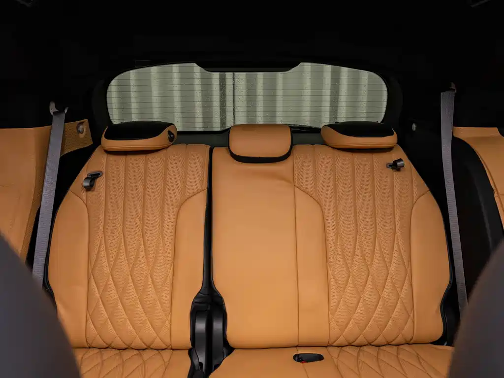 Toyota Granvia — фото 19