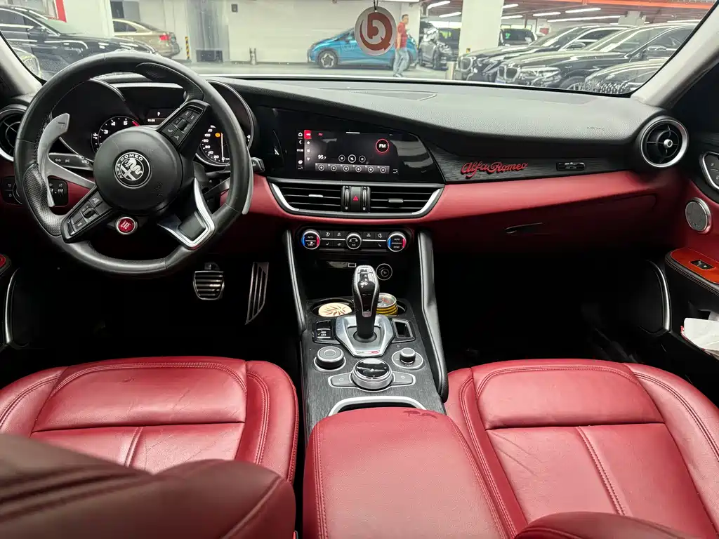 Alfa Romeo Giulia 2020 — фото 8