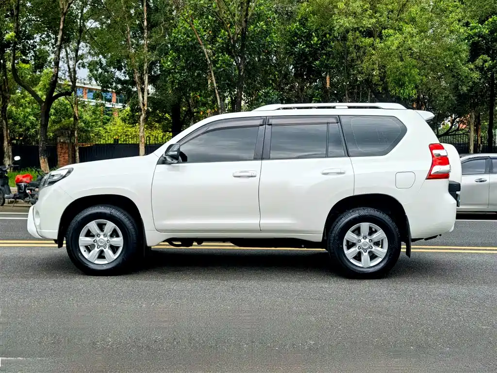 Toyota Prado 2017 — фото 4