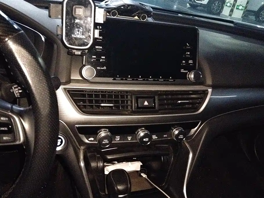 Honda Accord 2021 — фото 13