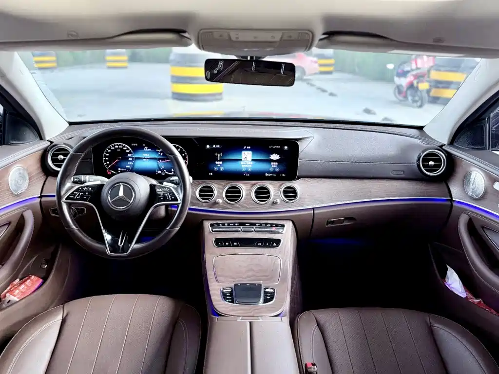 Mercedes-Benz E-Class 2023 — фото 8
