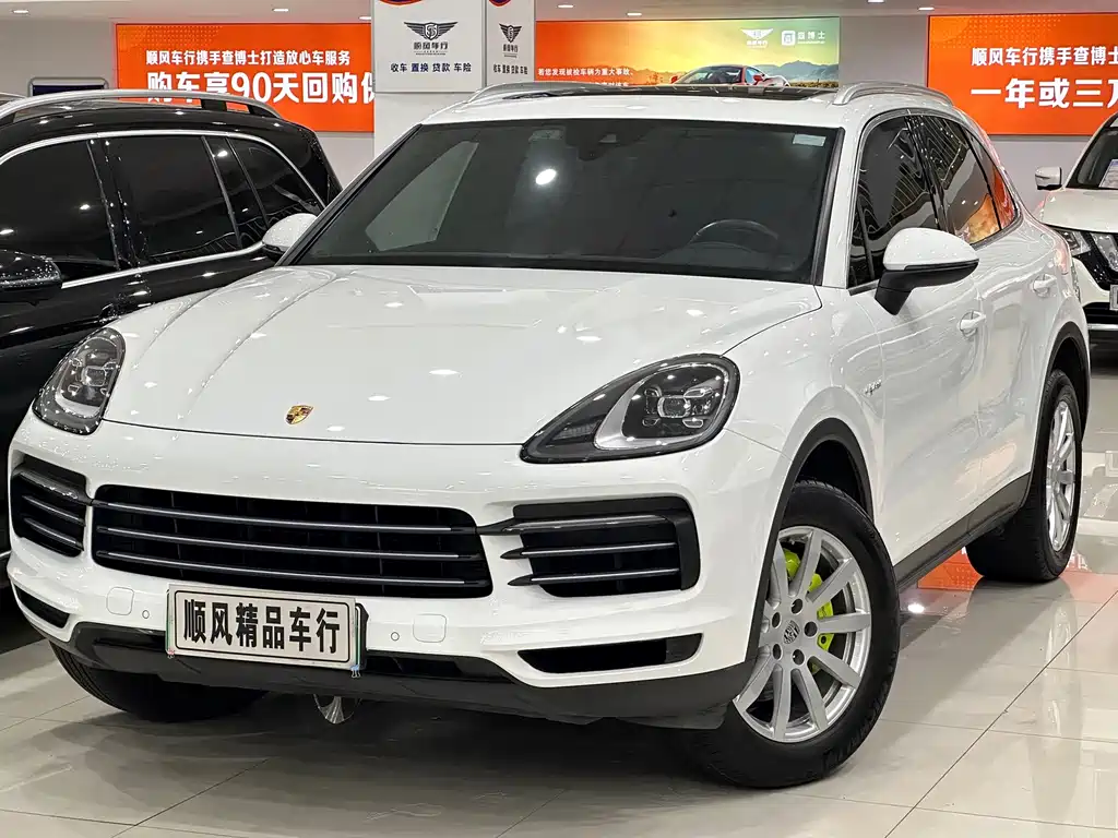 Porsche Cayenne New Energy 2019 — фото 1