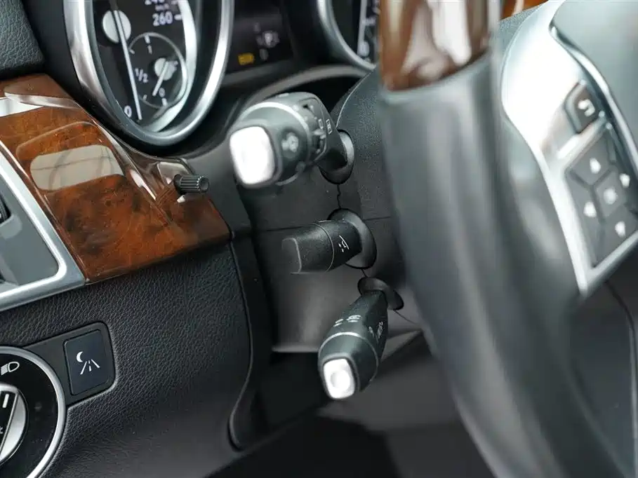 Mercedes-Benz M-Class 2015 — фото 11