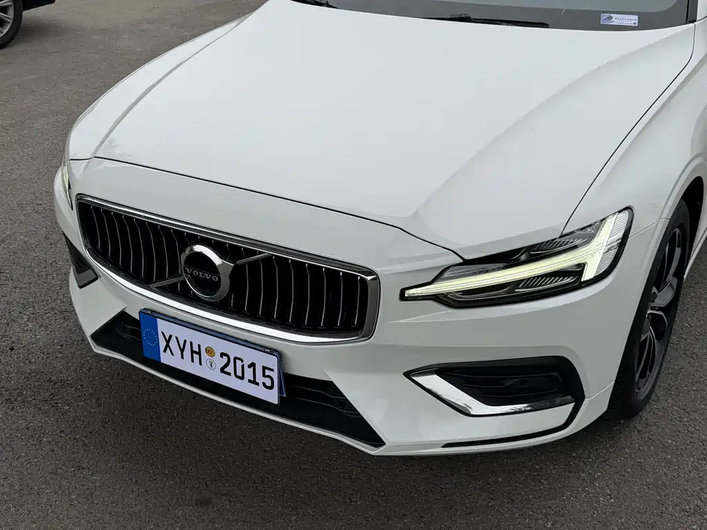 Volvo S60 2021 — фото 14