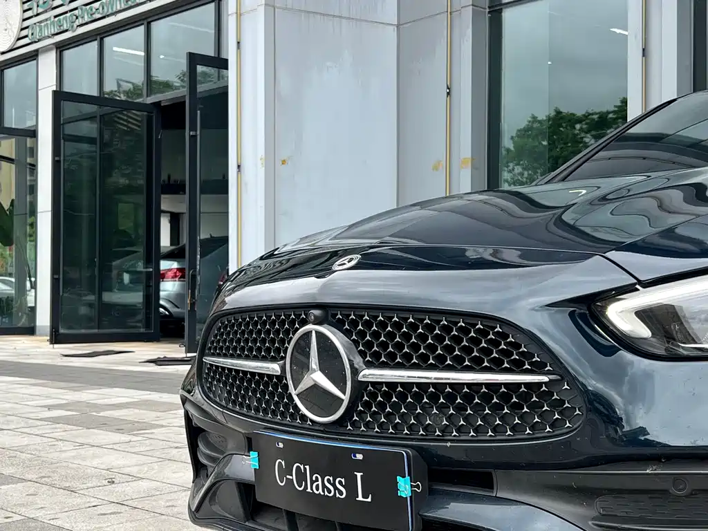 Mercedes-Benz C-Class 2024