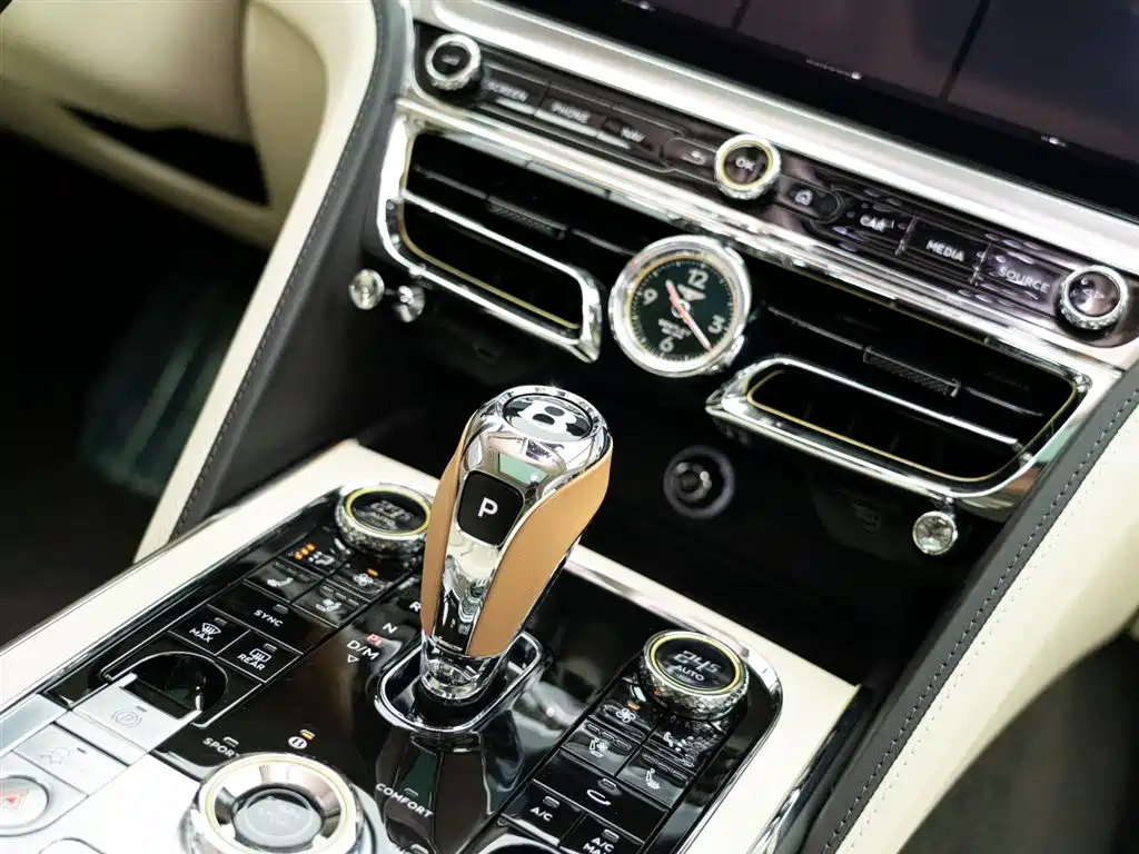 Bentley Flying Spur PHEV 2023 — фото 22