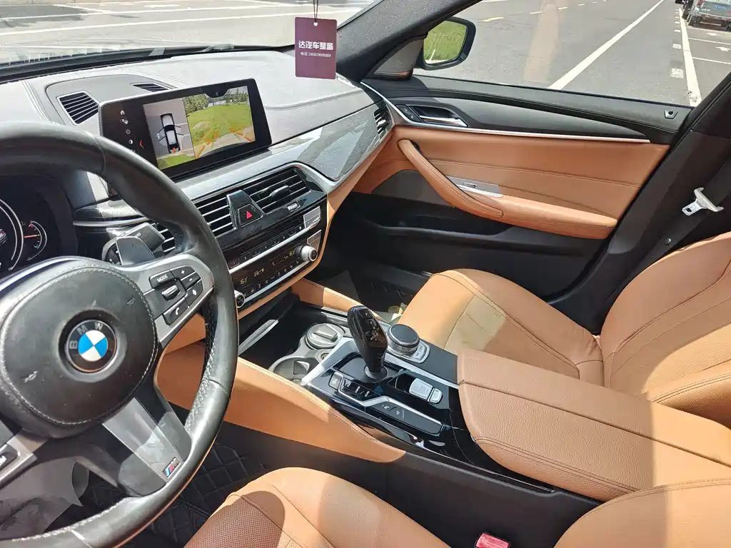 BMW 5 Series 2018 — фото 20