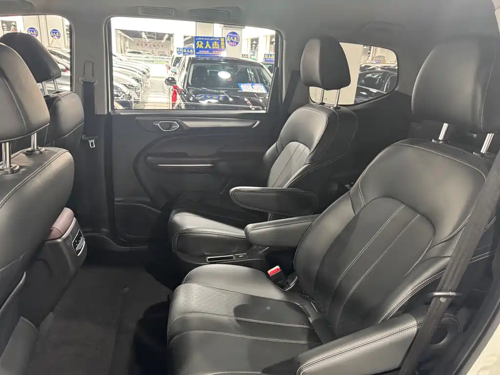 GAC Motor Trumpchi M6 2021 — фото 8