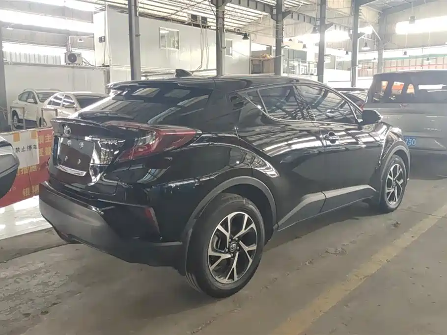 Toyota C-HR 2020 — фото 3