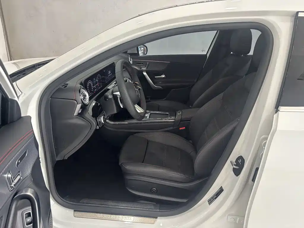 Mercedes-Benz A-Class 2025 — фото 13