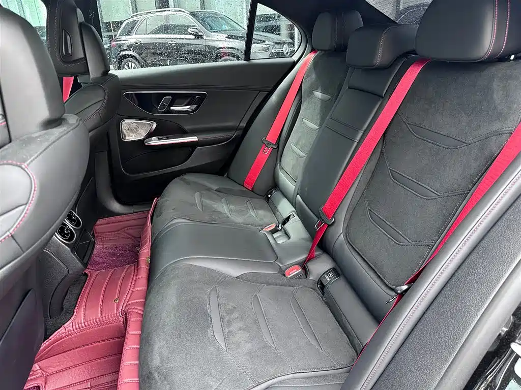 Mercedes-Benz C-Class AMG 2025 — фото 14