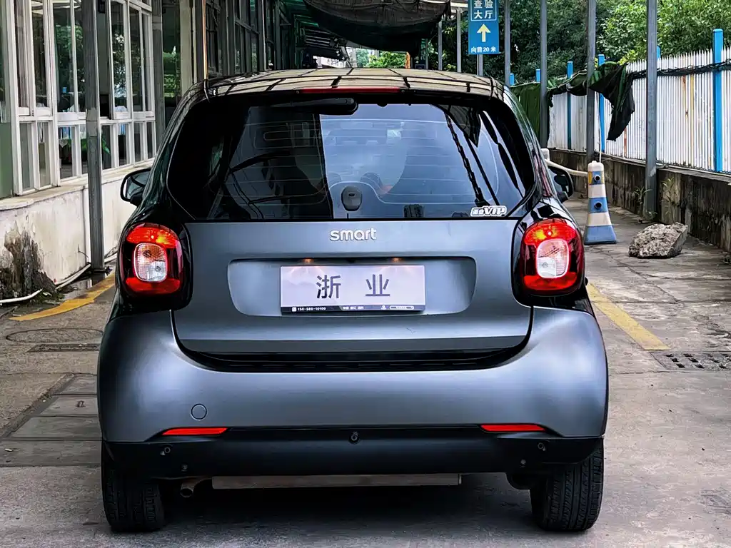 smart Fortwo 2018 — фото 15