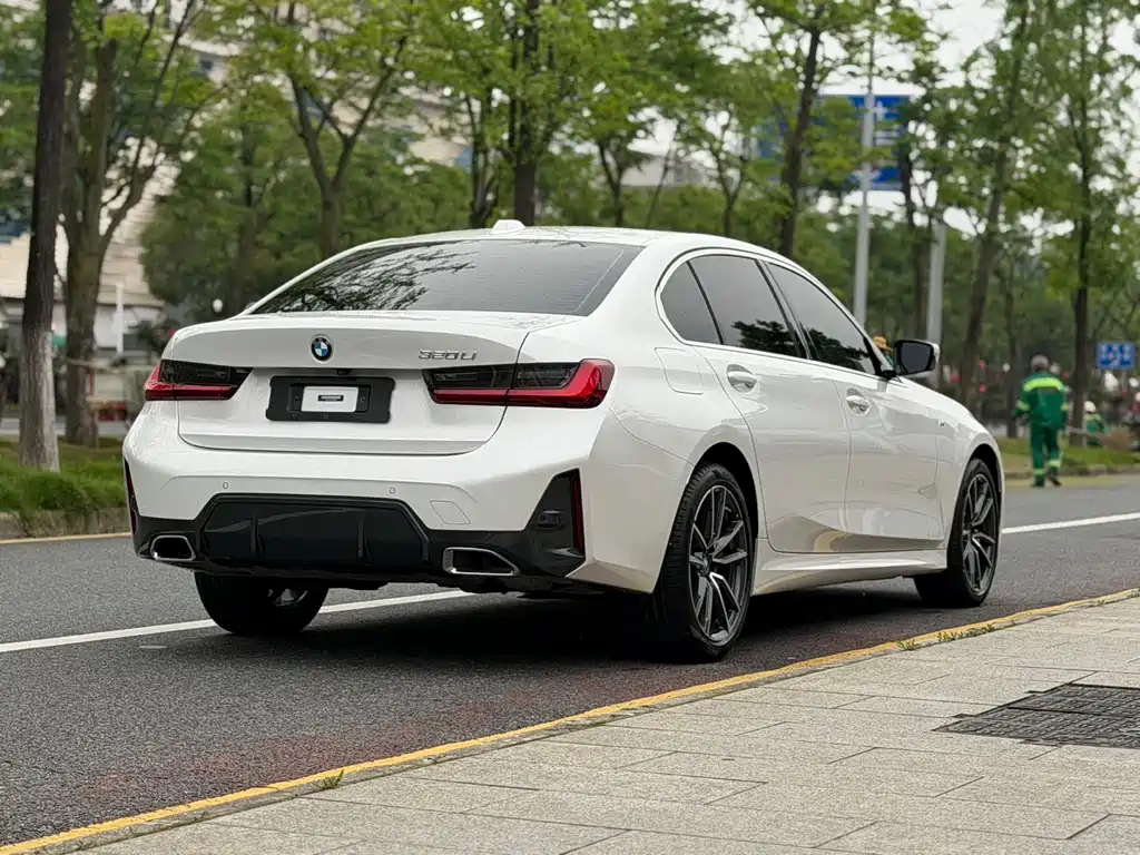 BMW 3 Series 2023