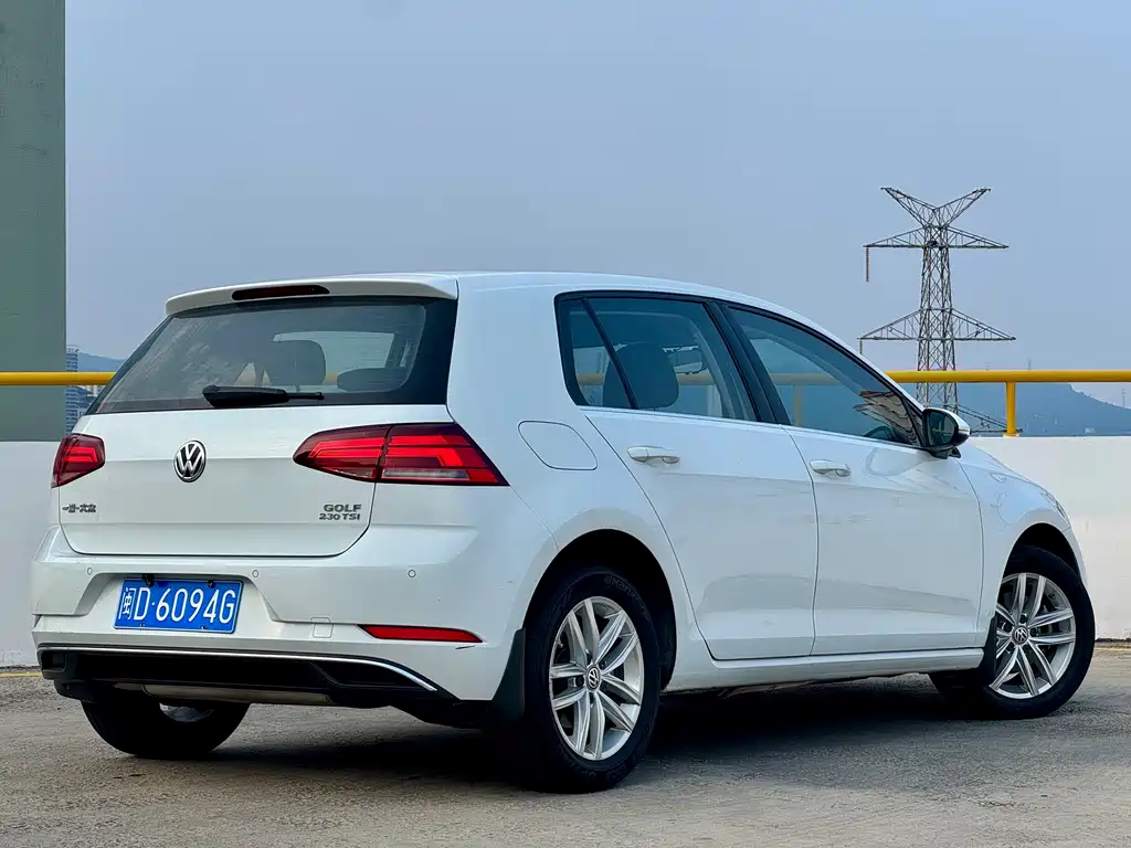 Volkswagen Golf 2018 — фото 12