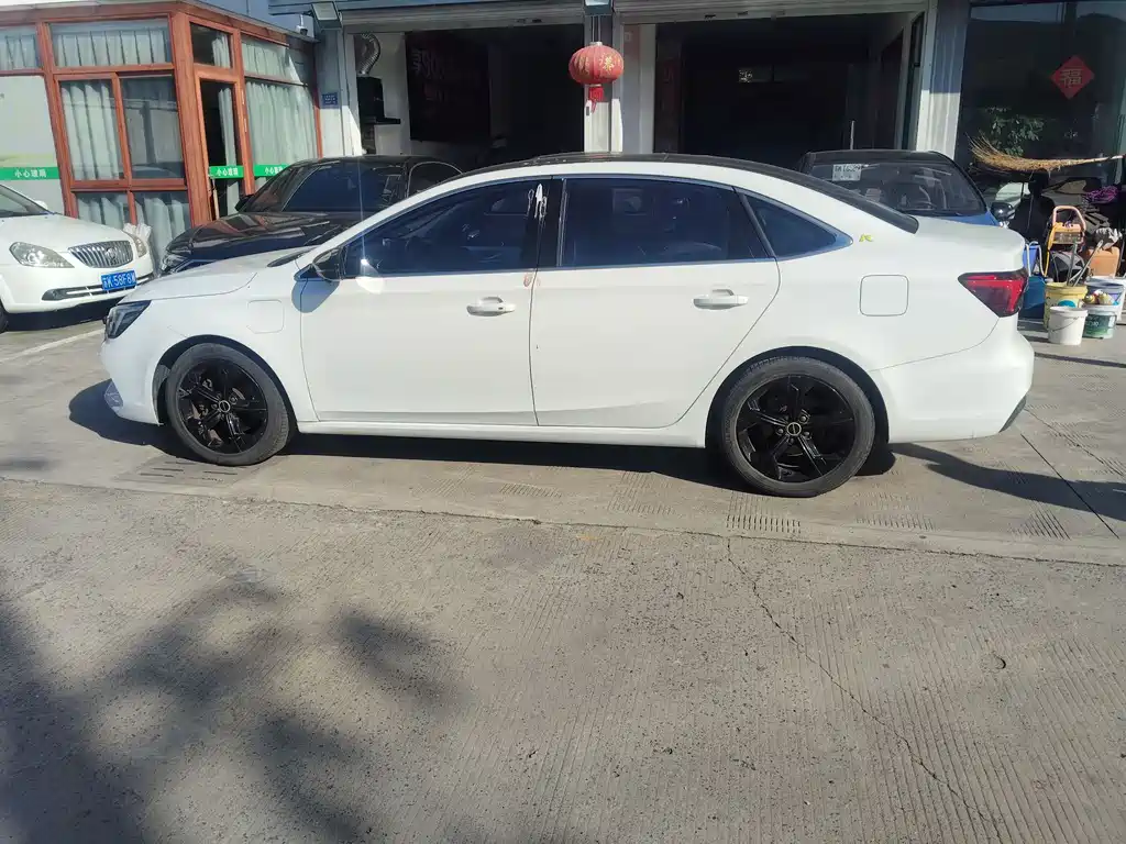 Roewe MAX 2022
