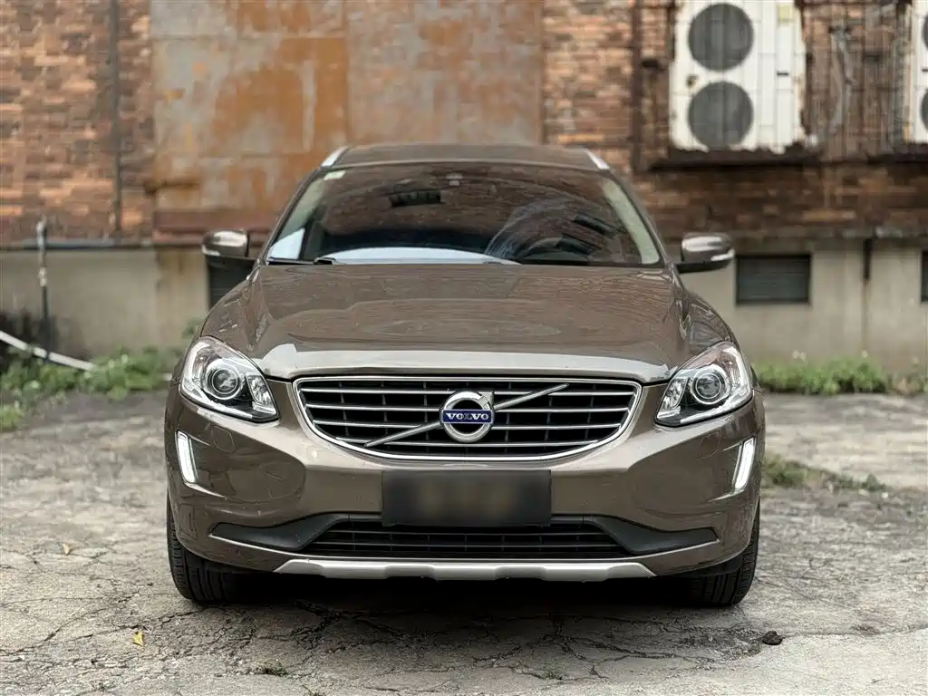 Volvo XC60 2017 — фото 10