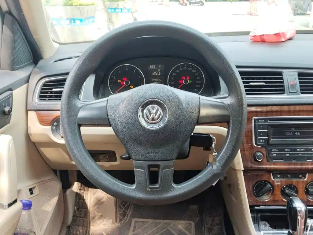 Volkswagen Lavida 2014