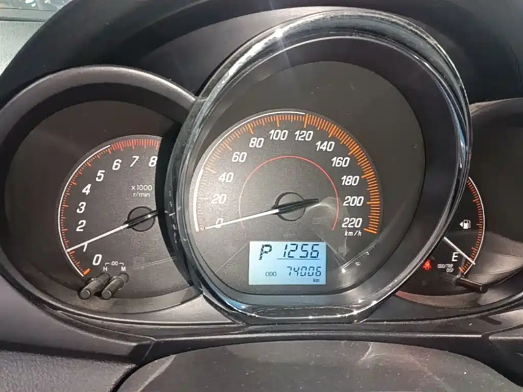 Toyota Yaris L 2021 — фото 12