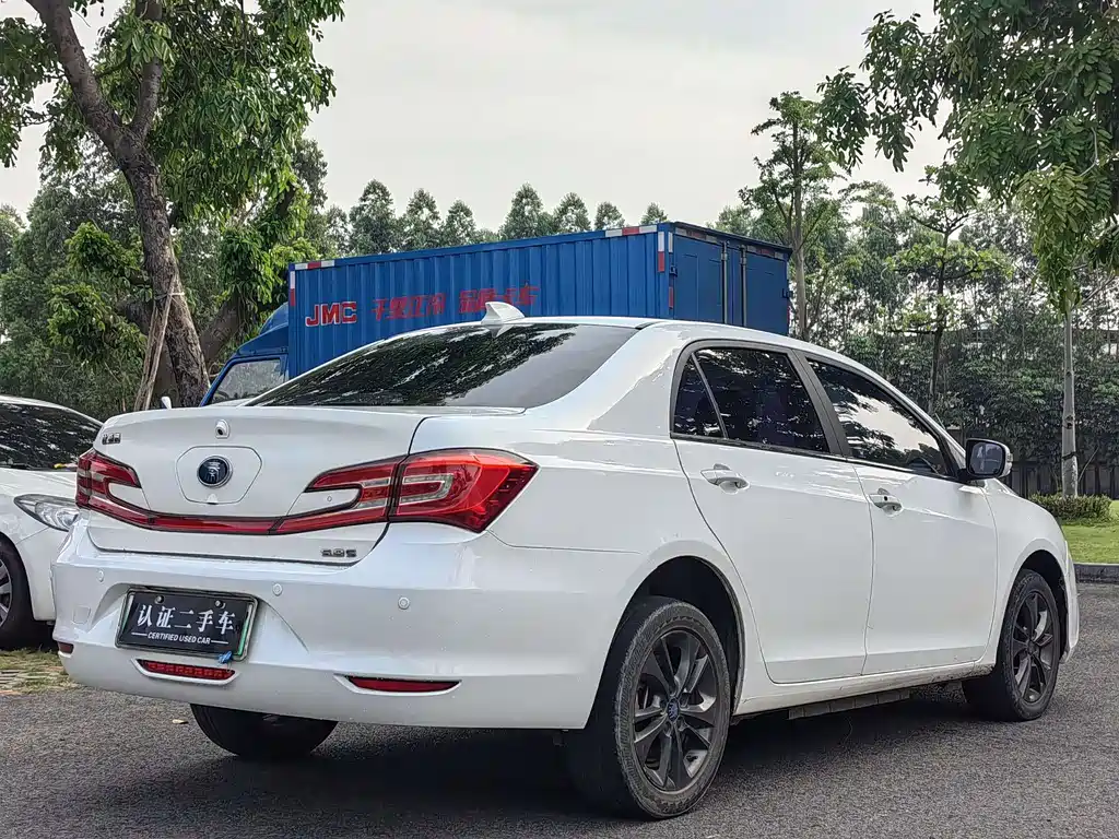 BYD Qin NEV 2018 — фото 6