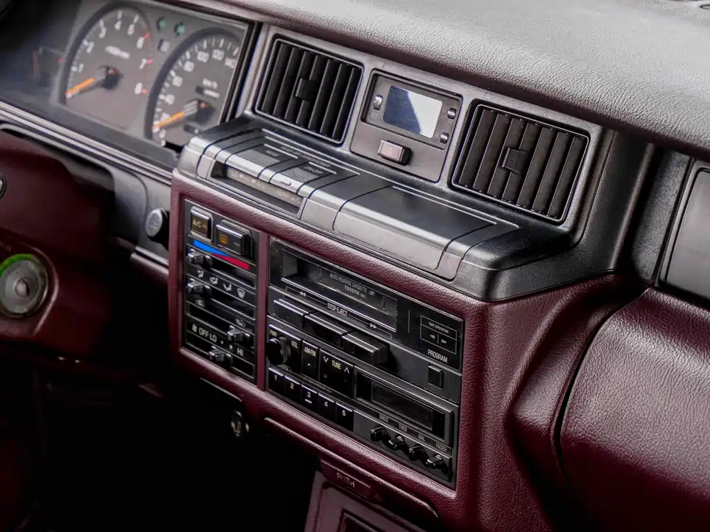 Toyota Crown 1993 — фото 29