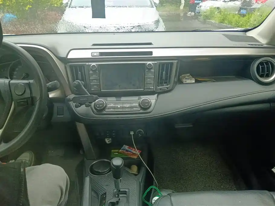 Toyota RAV4 2015 — фото 12