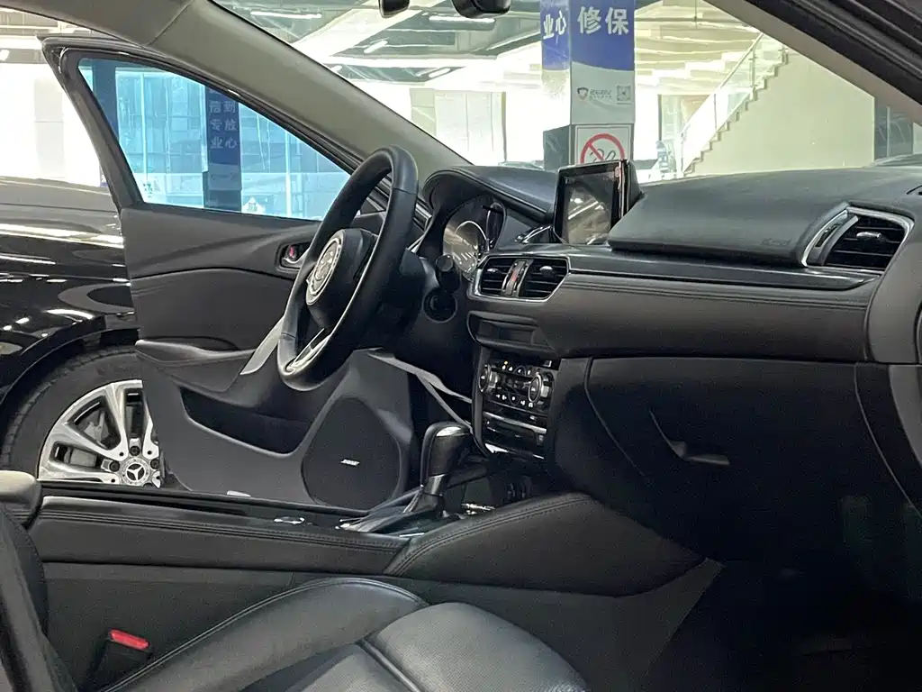 Mazda Atenza 2018 — фото 10