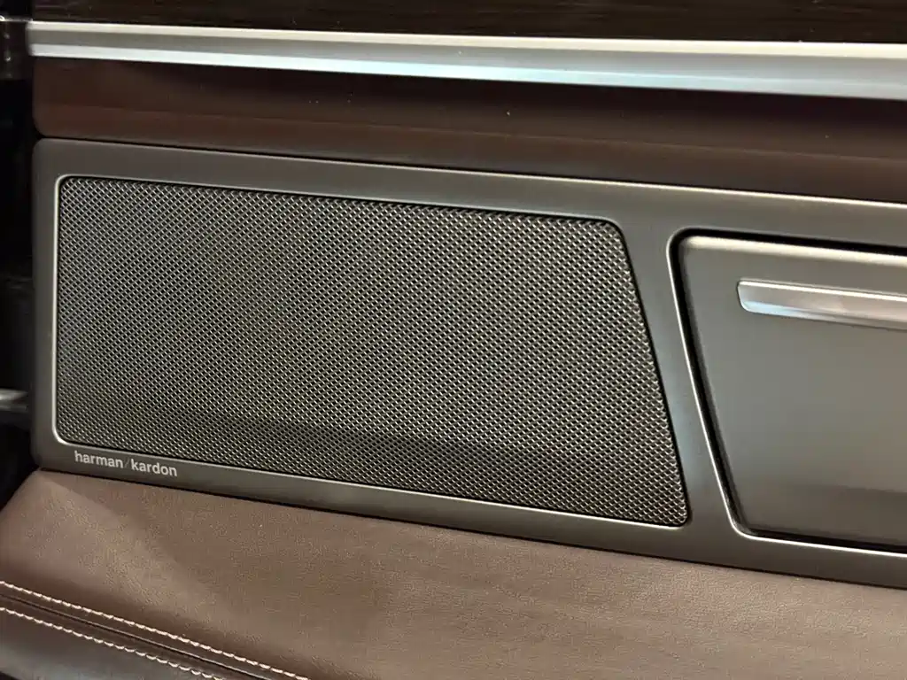 BMW 7 Series 2020 — фото 13