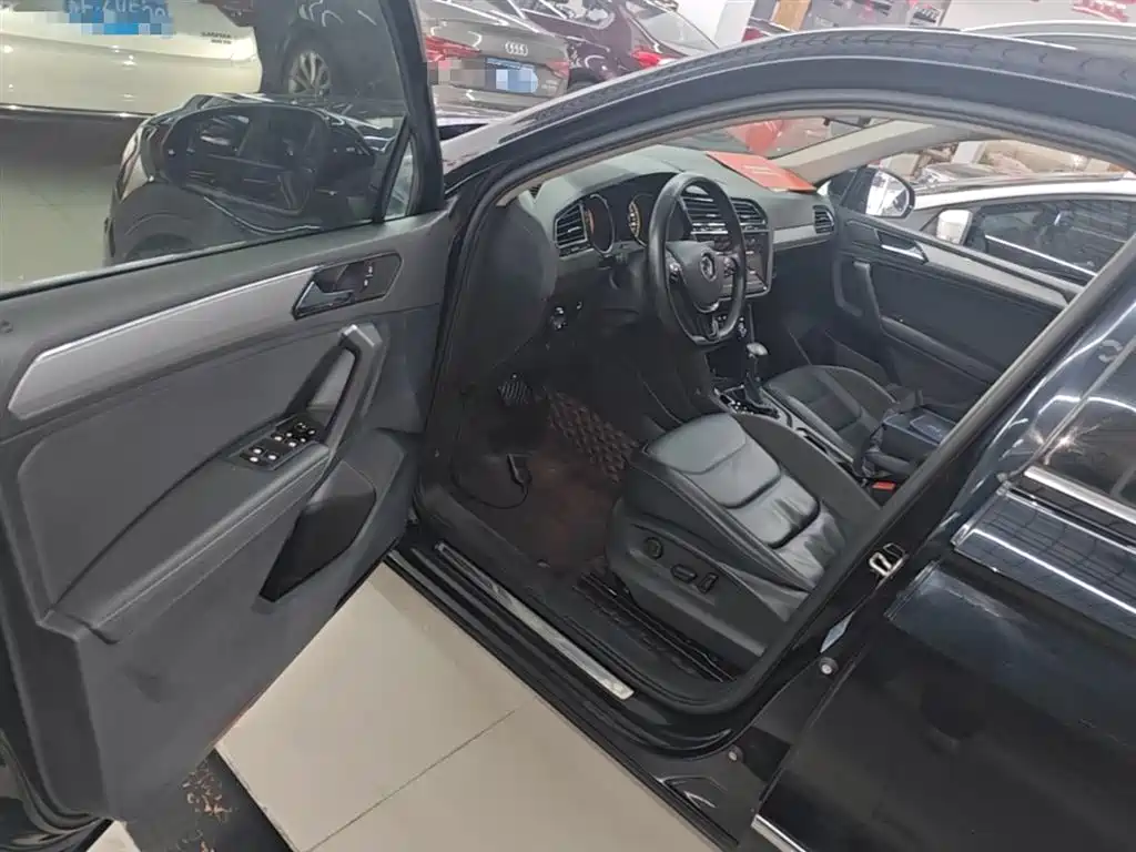 Volkswagen Tiguan L 2019 — фото 16
