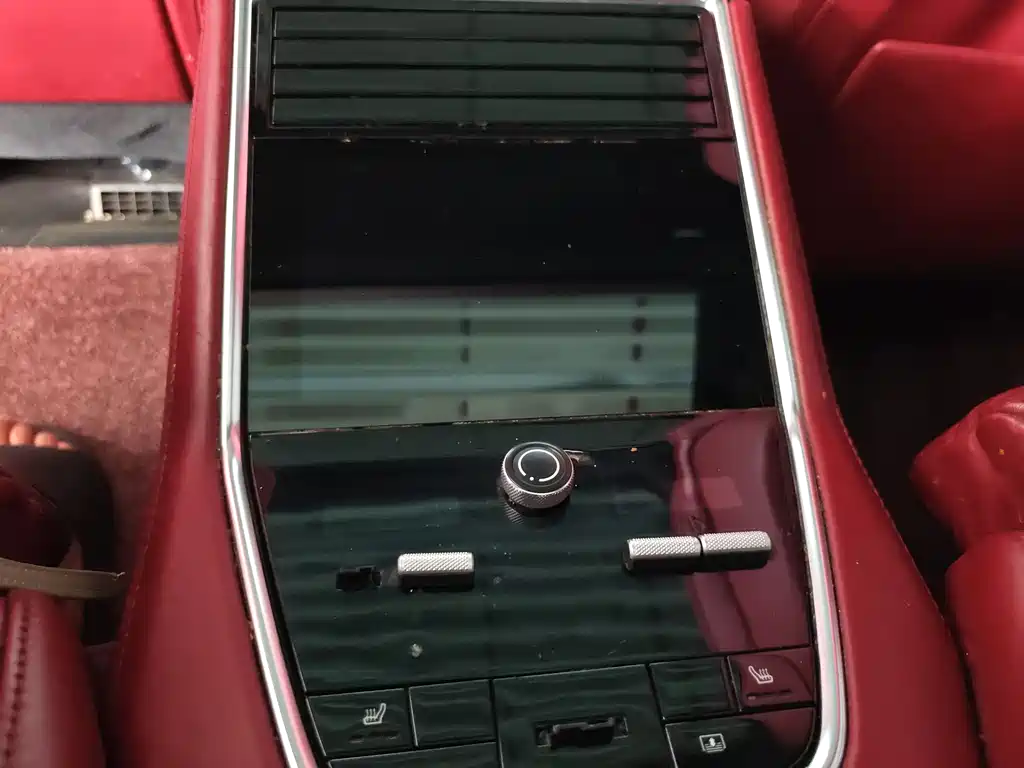 Porsche Panamera 2018 — фото 16
