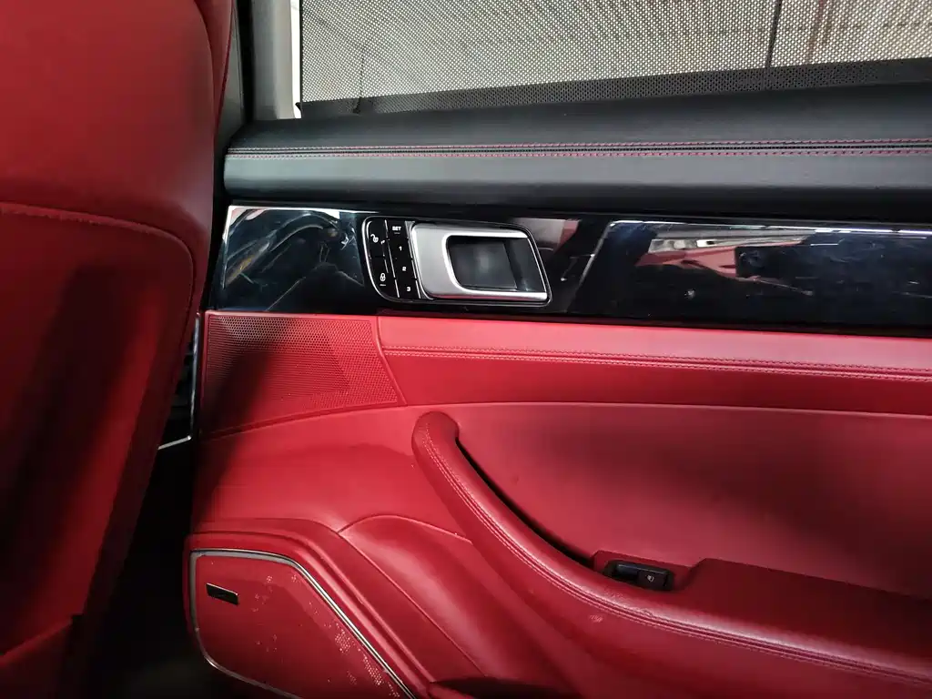 Porsche Panamera 2018 — фото 15
