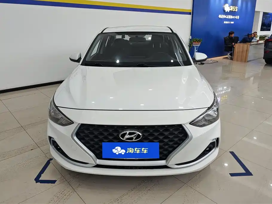 Hyundai Elantra 2019 — фото 2