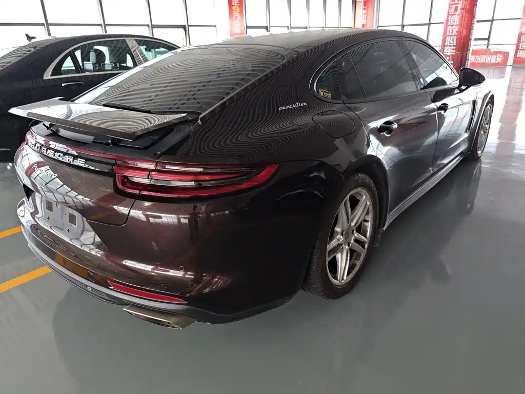 Porsche Panamera 2018 — фото 22