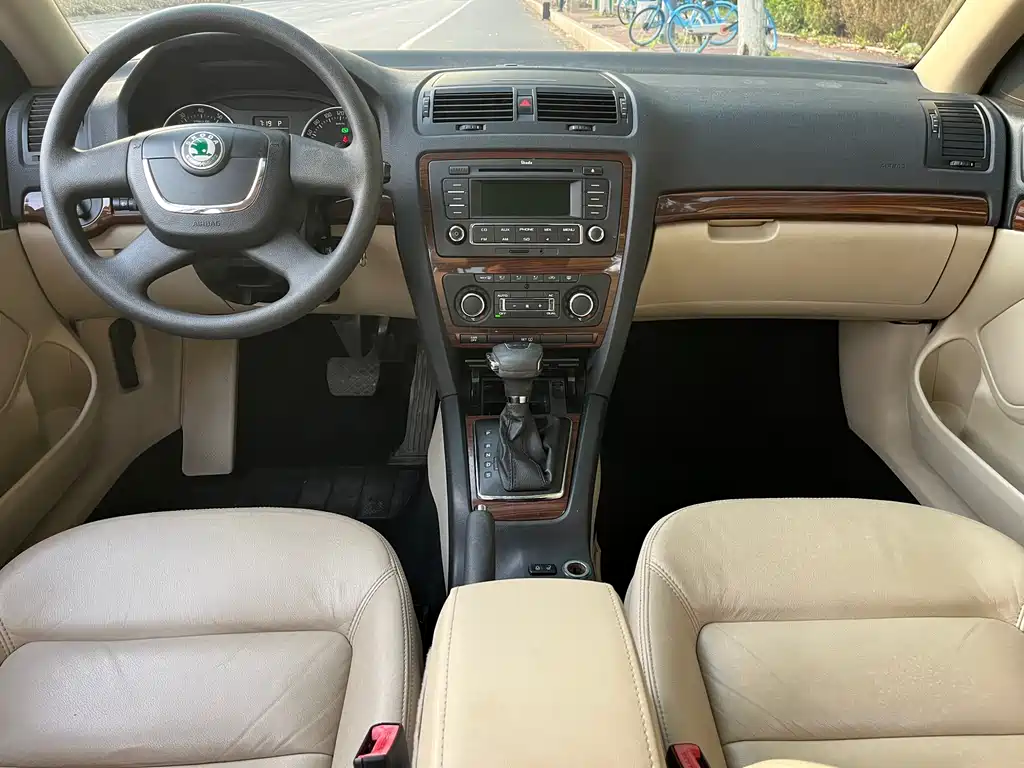 Skoda Octavia 2013 — фото 13