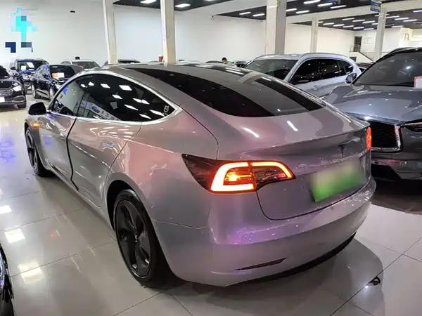 Tesla Model 3 2020