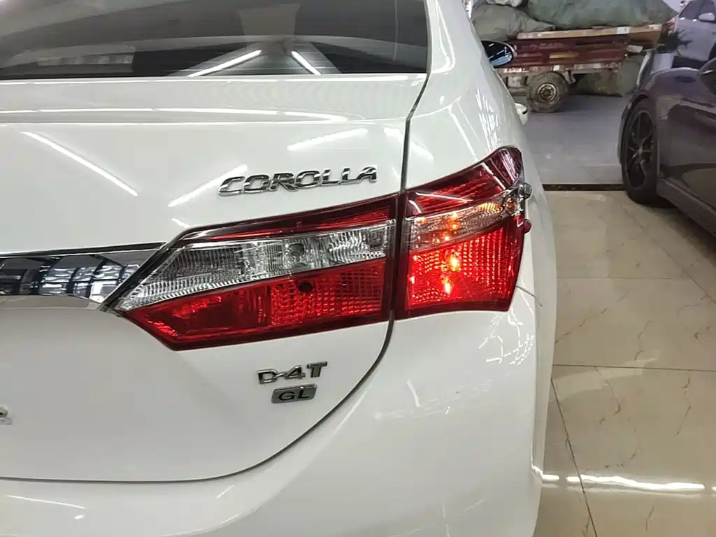 Toyota Corolla 2018 — фото 8