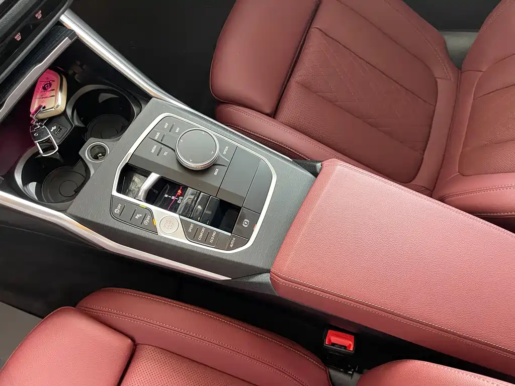 BMW 3 Series 2025 — фото 11