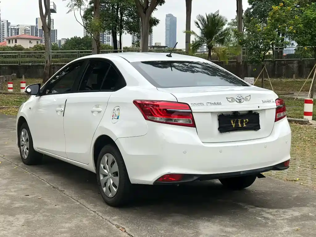Toyota Yaris L 2020