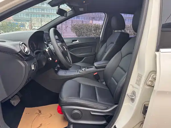 Mercedes-Benz B-Class 2012