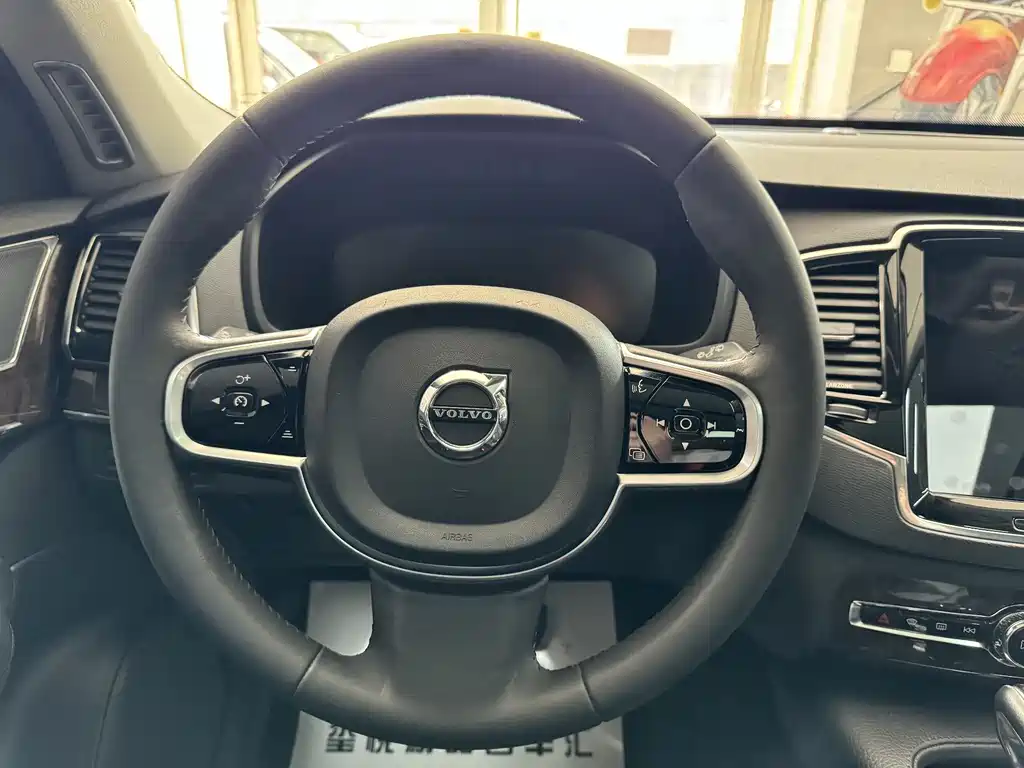 Volvo XC90 2016 — фото 9