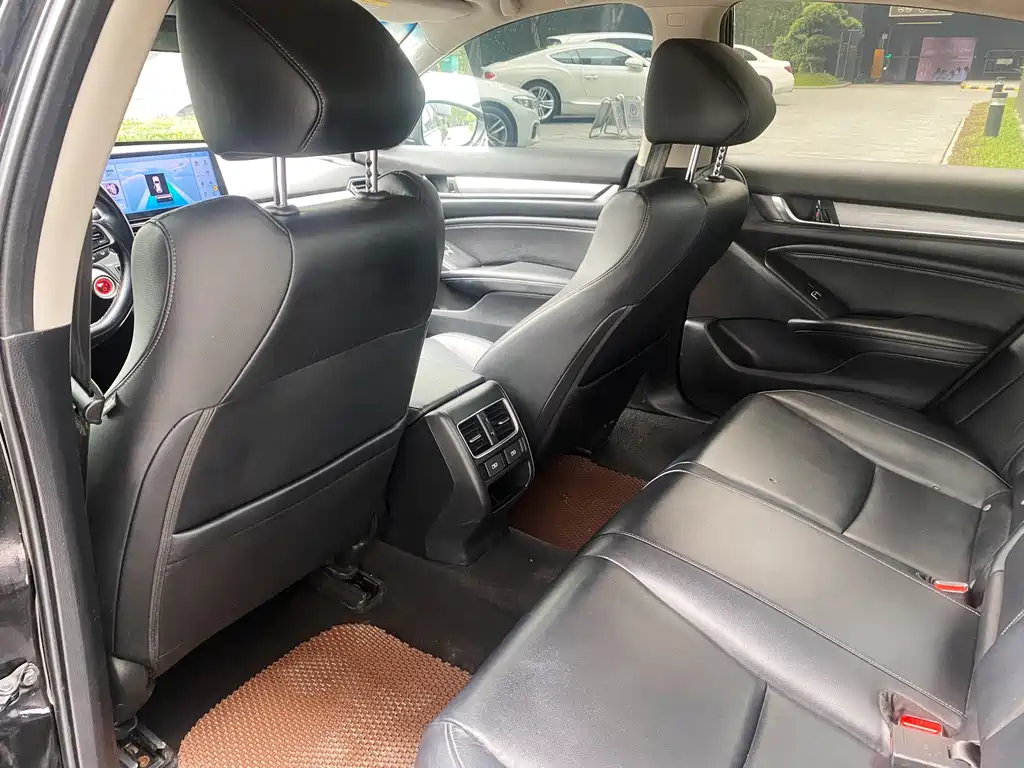 Honda Accord 2023 — фото 16