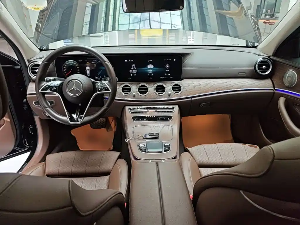 Mercedes-Benz E-Class 2022 — фото 10
