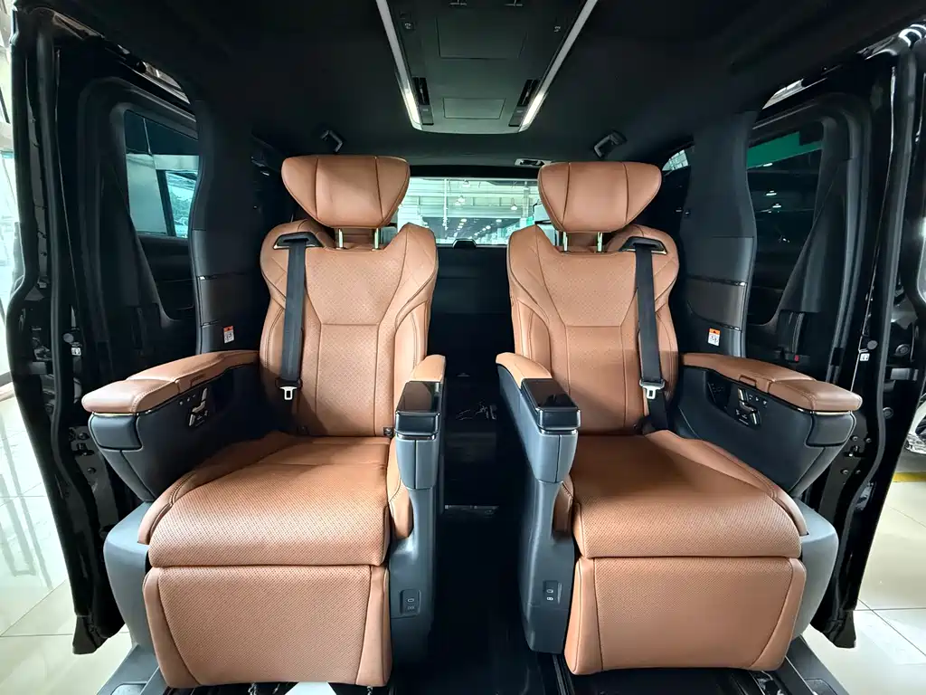 Toyota Alphard 2026 — фото 19