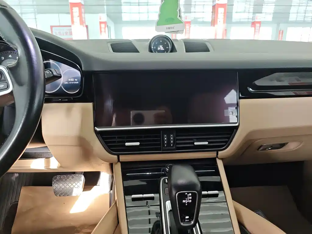 Porsche Cayenne 2018 — фото 11