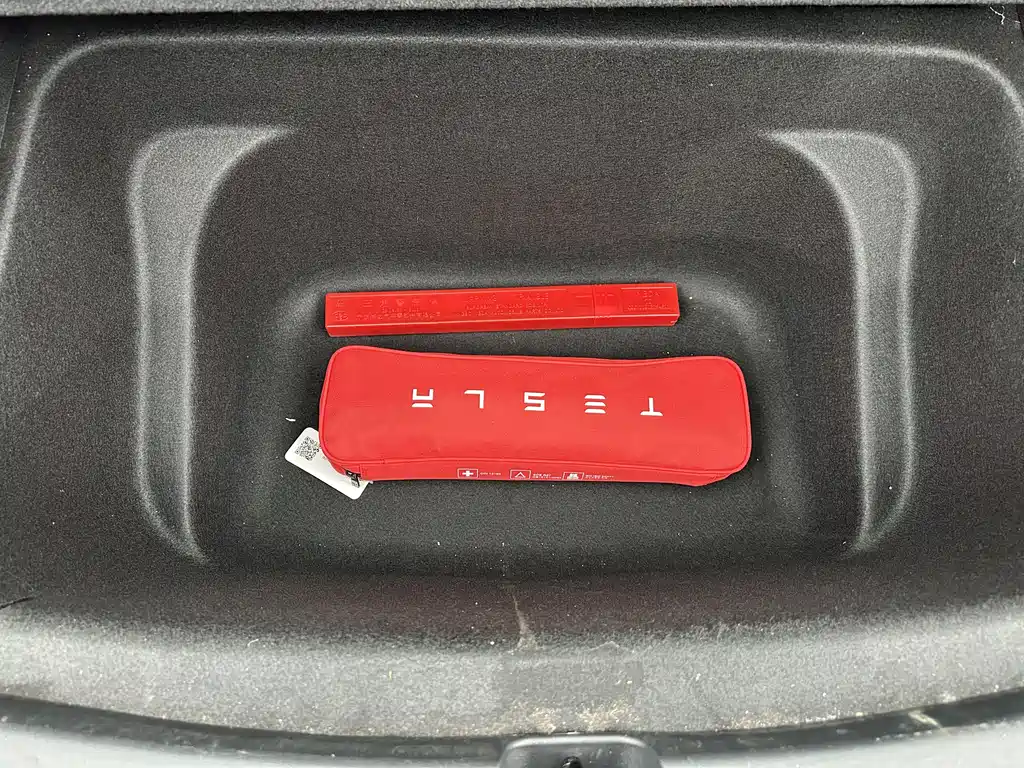 Tesla Model Y 2022 — фото 19