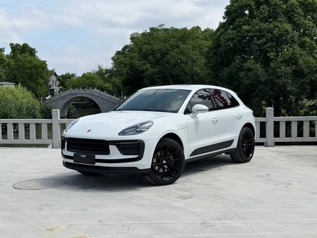 Porsche Macan 2022 — фото 1