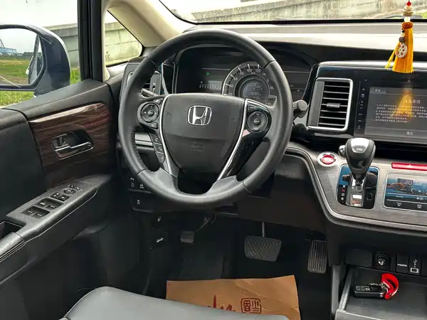 Honda Elysion 2016